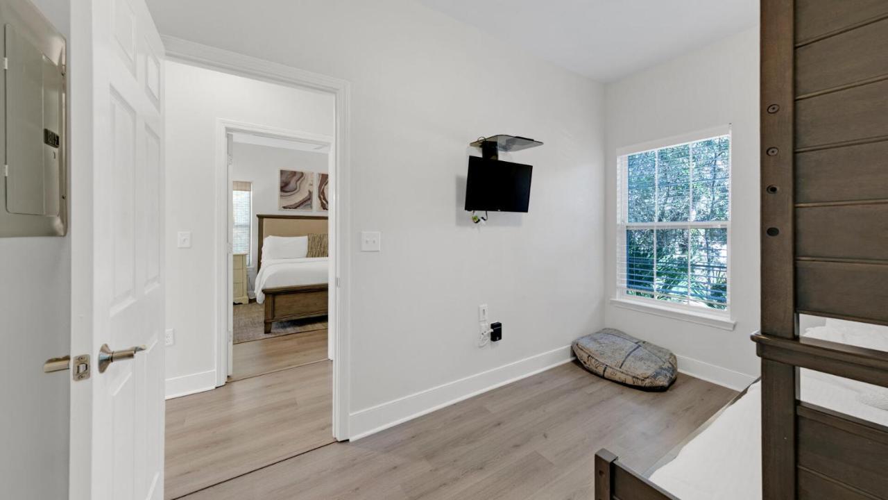 Pelican House - Newly Remodeled, Professionally Decorated, Only About 1 Mile To Seaside! Santa Rosa Beach Exterior photo