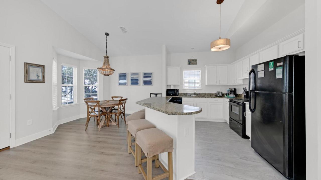 Pelican House - Newly Remodeled, Professionally Decorated, Only About 1 Mile To Seaside! Santa Rosa Beach Exterior photo