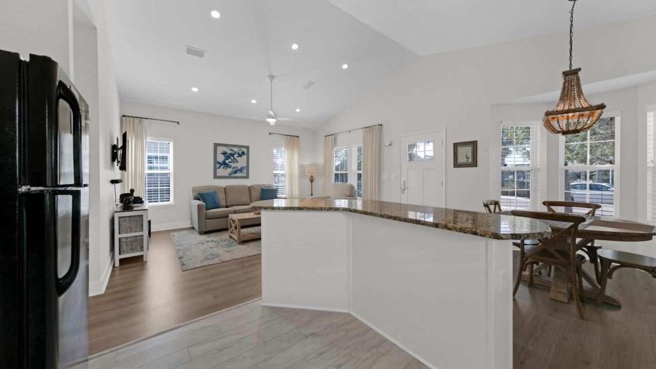 Pelican House - Newly Remodeled, Professionally Decorated, Only About 1 Mile To Seaside! Santa Rosa Beach Exterior photo